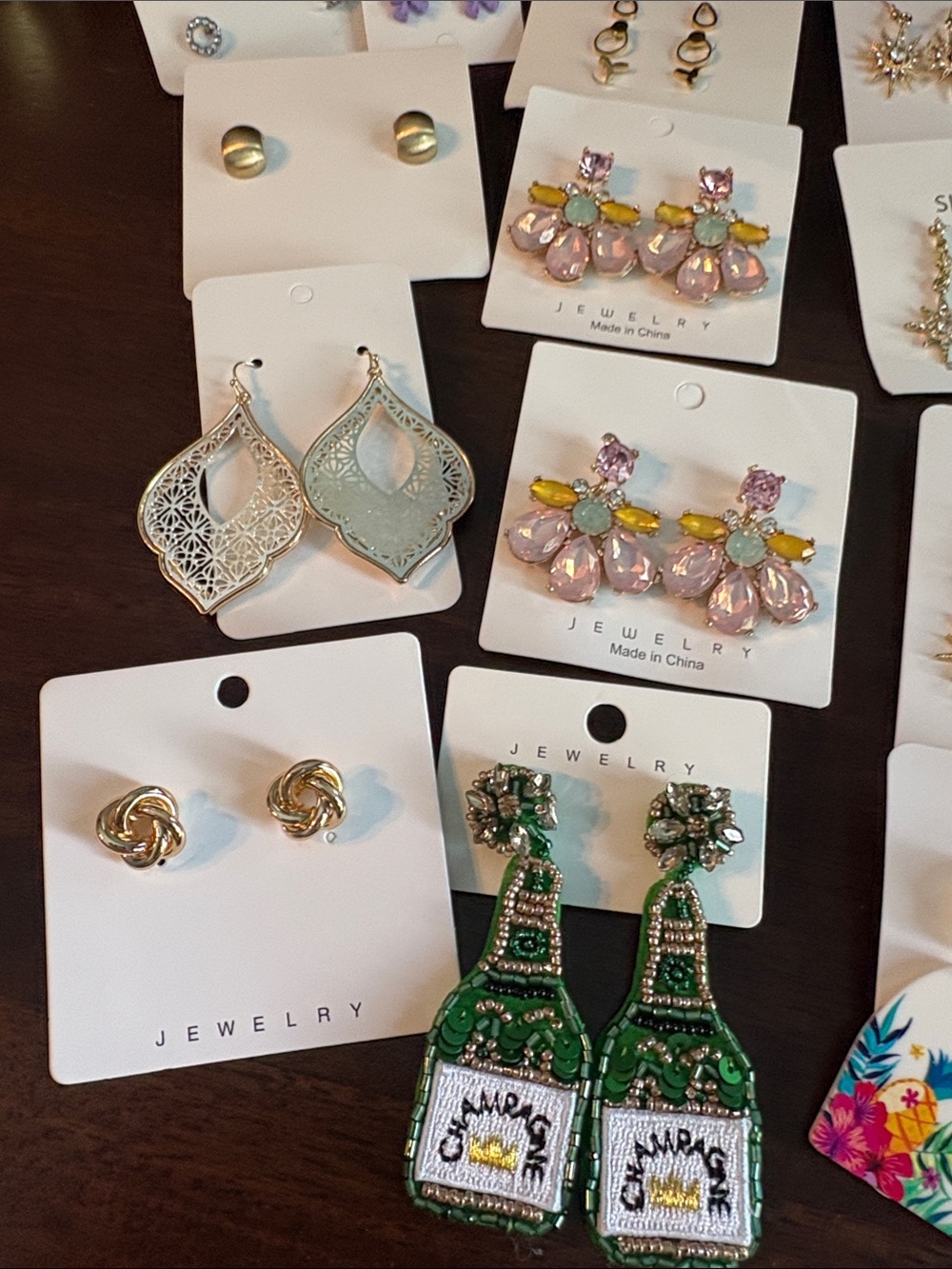 Lot of women’s fashion earrings - Picture 10 of 17